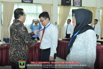 Penutupan Diklat Fungsional Training For Trainer (TFT) Di Lingkungan Pemerintah Provinsi Sumatera Barat